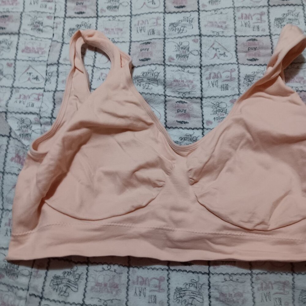 Woman's fit well pink bra